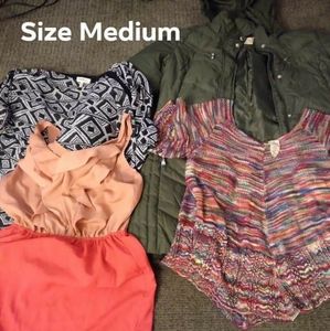 Good condition Size Medium women clothes 4 count